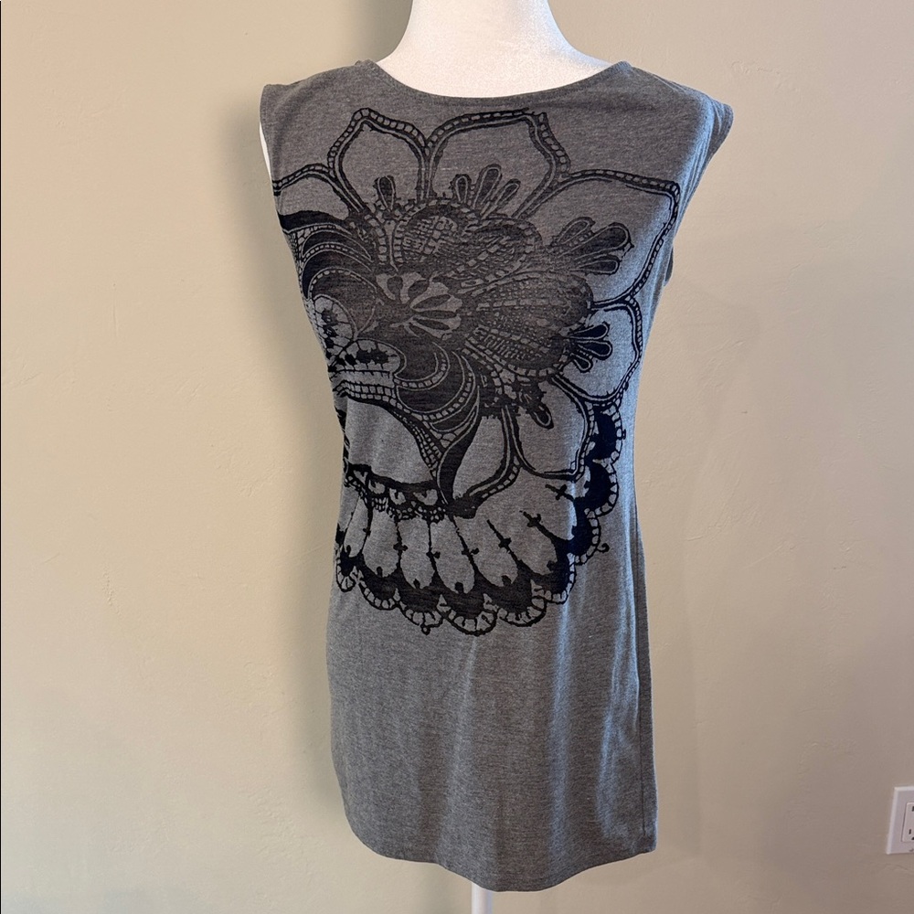 Express Women's Small Grey/Black Top